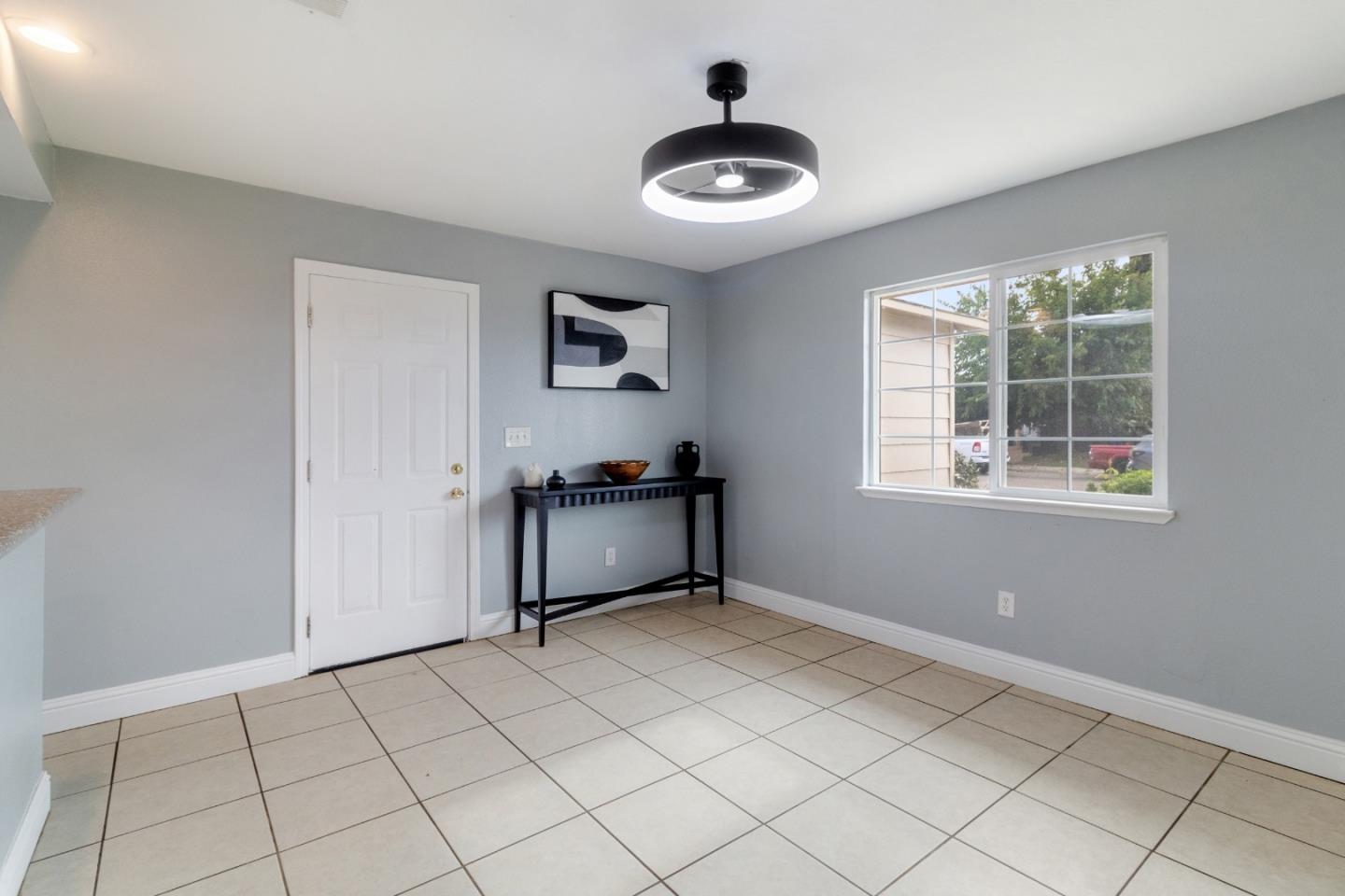 Detail Gallery Image 7 of 14 For 13183 Enid Dr, Waterford,  CA 95386 - 3 Beds | 2 Baths