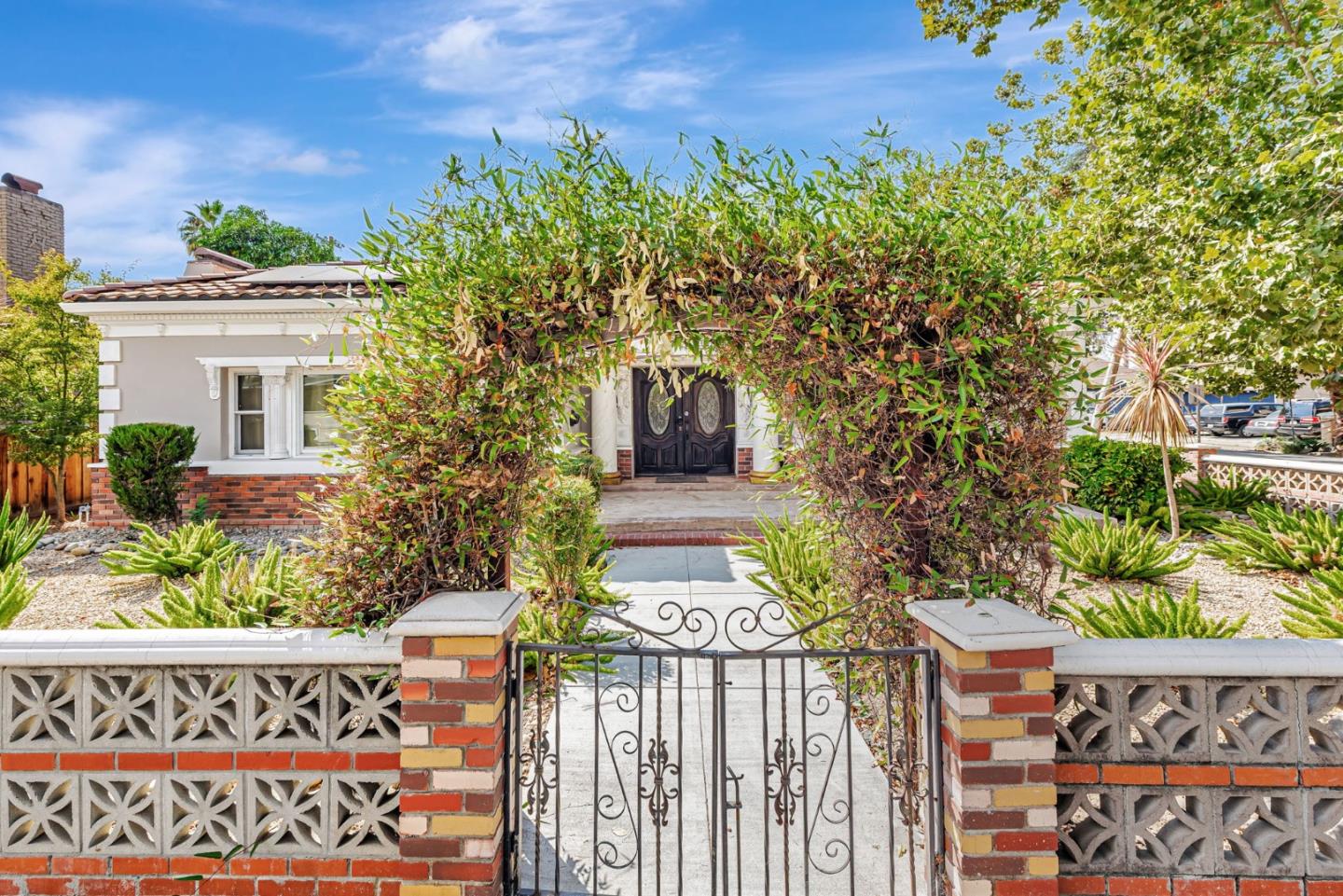 Detail Gallery Image 4 of 83 For 101 S 13th St, San Jose,  CA 95112 - – Beds | – Baths