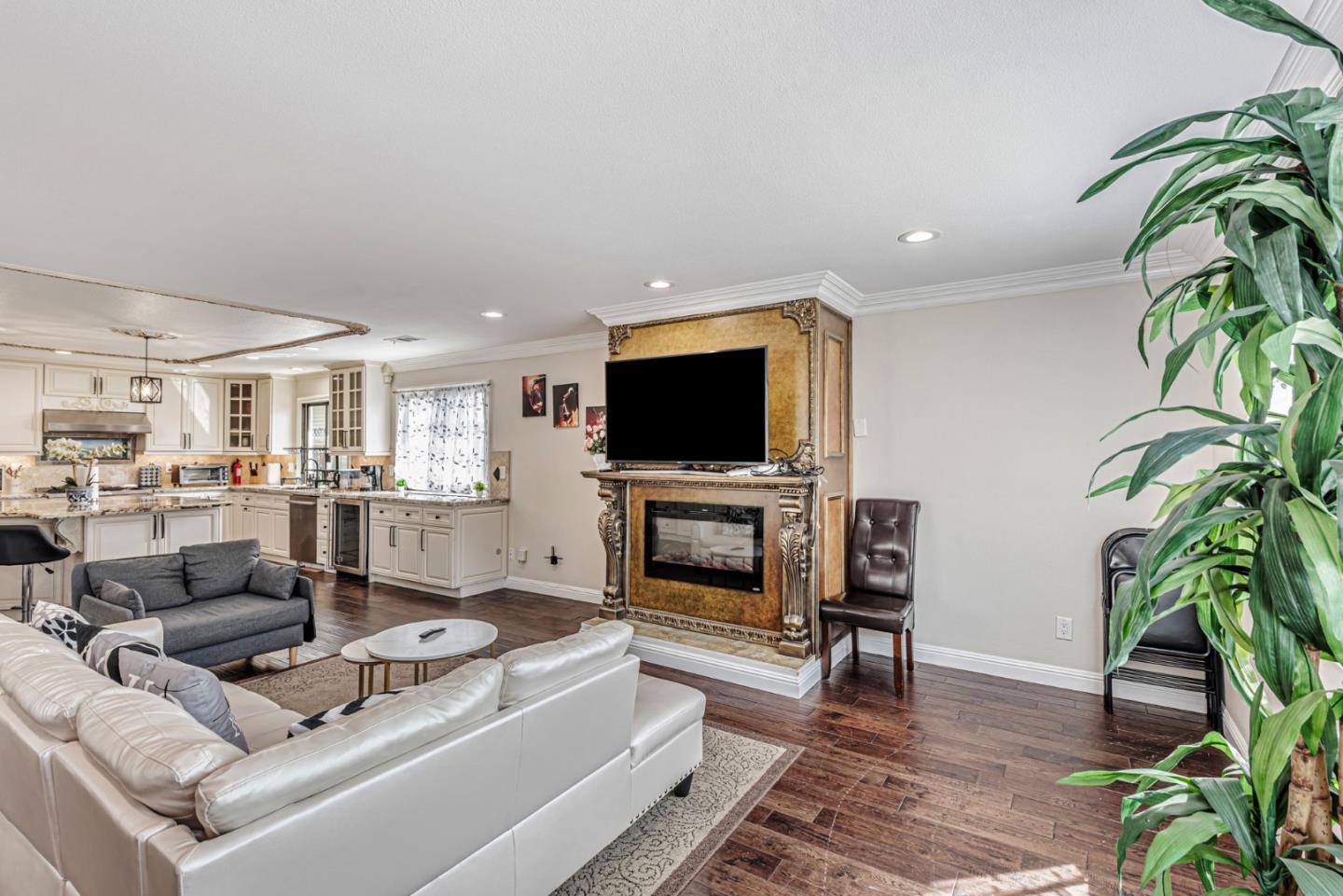 Detail Gallery Image 9 of 83 For 101 S 13th St, San Jose,  CA 95112 - – Beds | – Baths