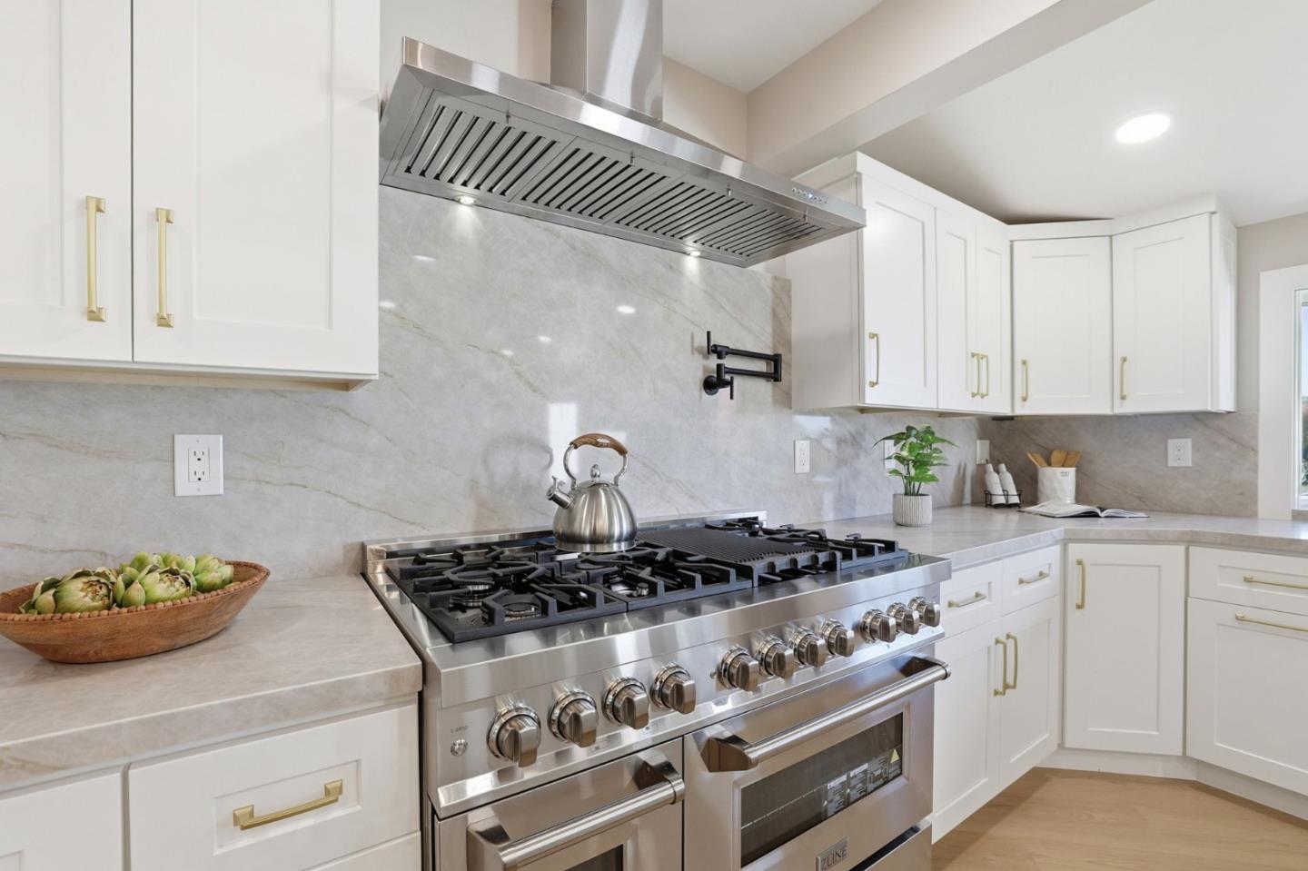 Detail Gallery Image 16 of 53 For 1174 Old Oak Dr, San Jose,  CA 95120 - 5 Beds | 3/1 Baths