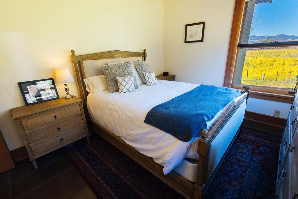 Detail Gallery Image 32 of 68 For 1001 Silverado Trail South, Saint Helena,  CA 94574 - 4 Beds | 2/1 Baths