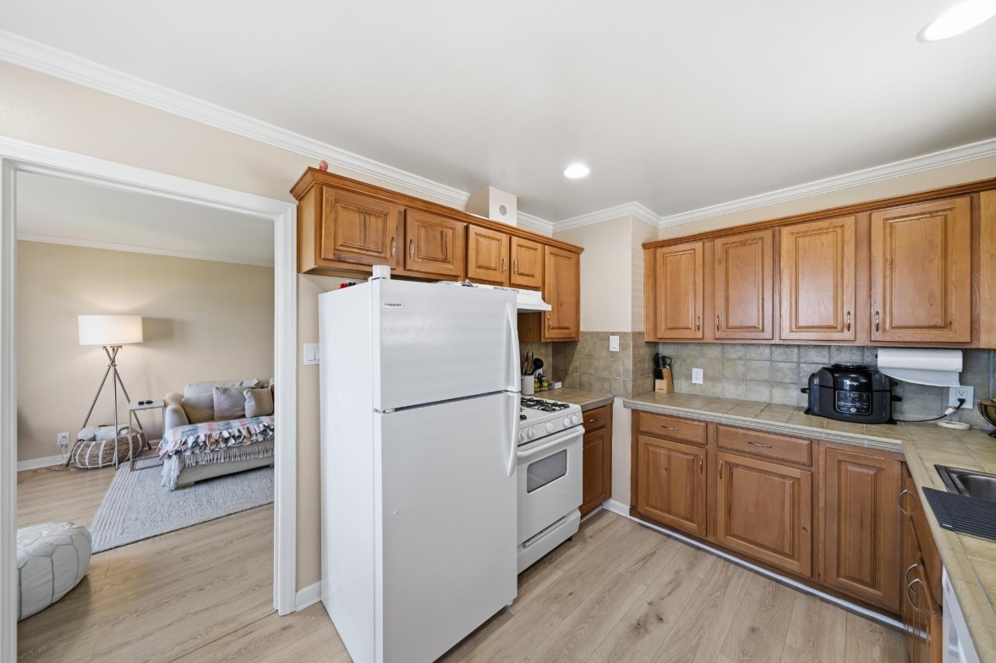 Detail Gallery Image 18 of 32 For 180 Elm St, San Carlos,  CA 94070 - – Beds | – Baths