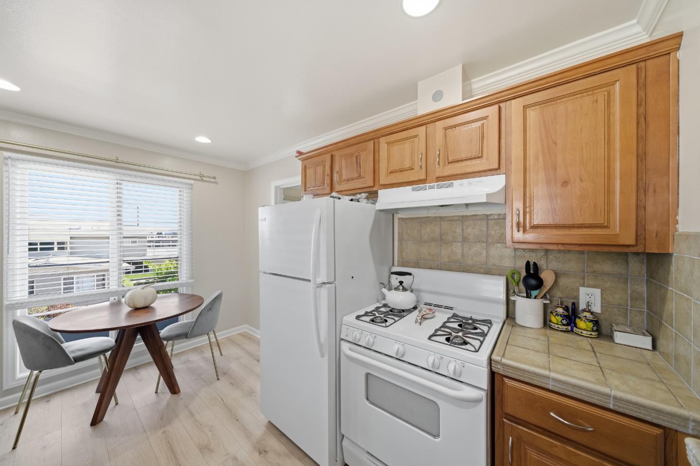 Detail Gallery Image 19 of 32 For 180 Elm St, San Carlos,  CA 94070 - – Beds | – Baths