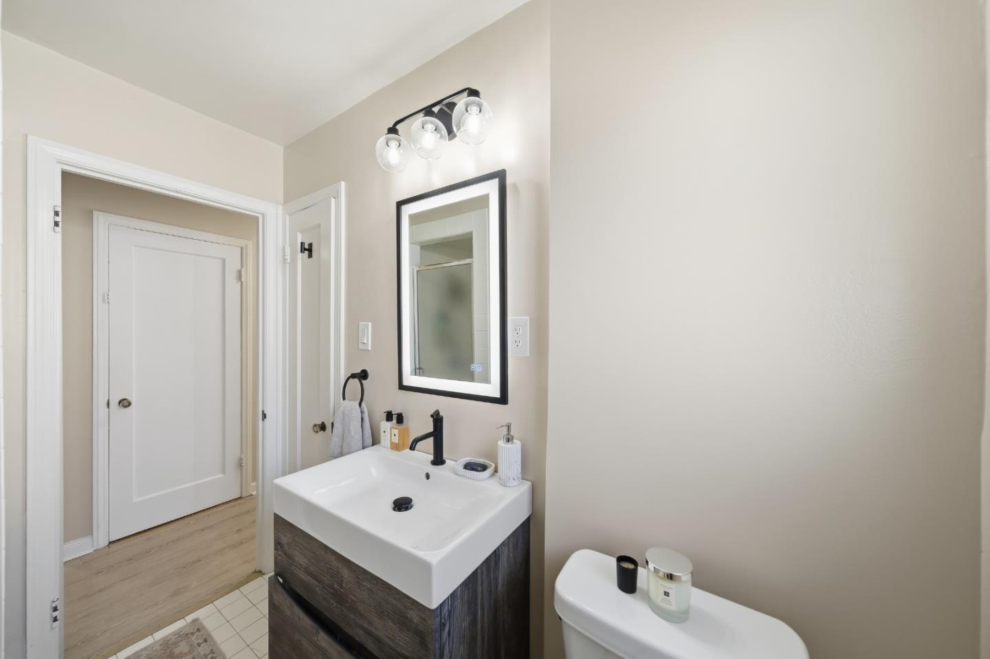 Detail Gallery Image 21 of 32 For 180 Elm St, San Carlos,  CA 94070 - – Beds | – Baths