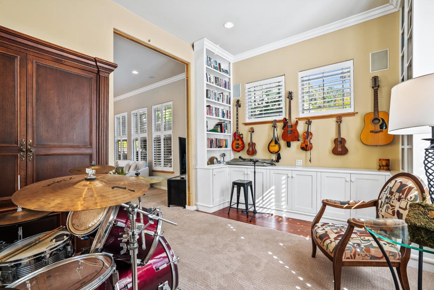 Detail Gallery Image 11 of 33 For 180 Delaveaga Park Dr, Santa Cruz,  CA 95065 - 3 Beds | 2/1 Baths