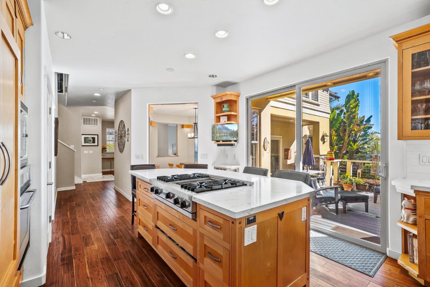 Detail Gallery Image 14 of 33 For 180 Delaveaga Park Dr, Santa Cruz,  CA 95065 - 3 Beds | 2/1 Baths