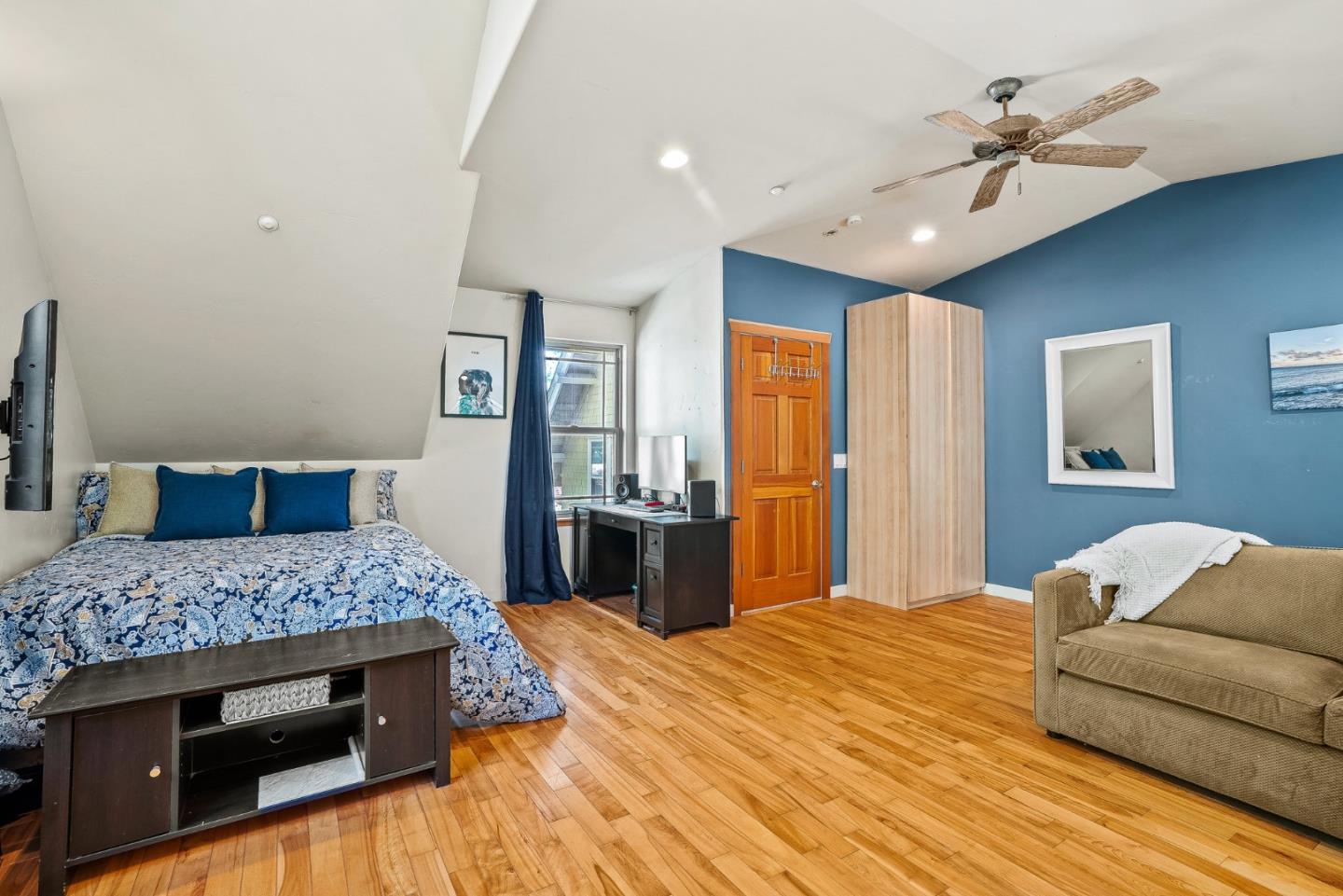 Detail Gallery Image 16 of 33 For 180 Delaveaga Park Dr, Santa Cruz,  CA 95065 - 3 Beds | 2/1 Baths