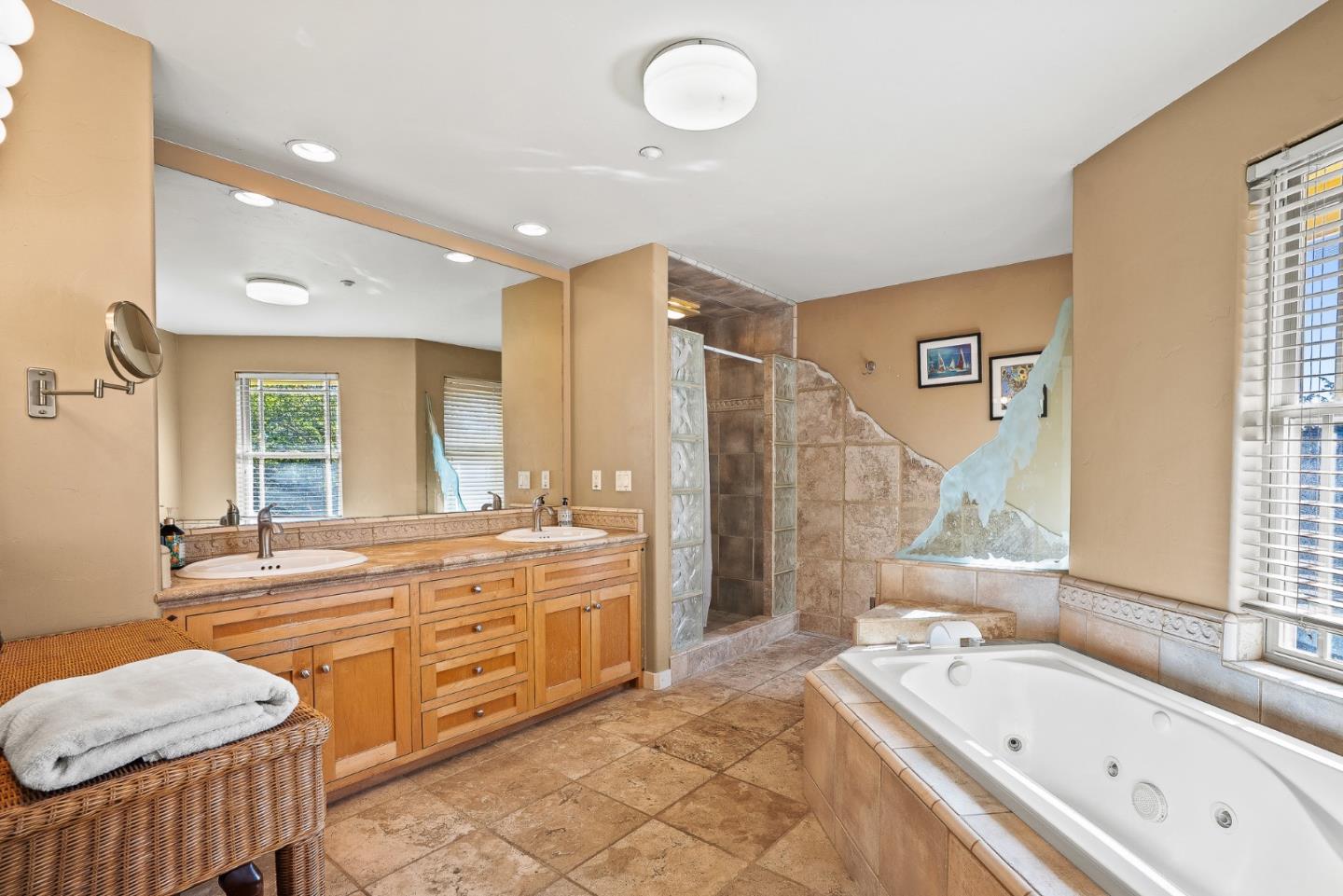 Detail Gallery Image 20 of 33 For 180 Delaveaga Park Dr, Santa Cruz,  CA 95065 - 3 Beds | 2/1 Baths