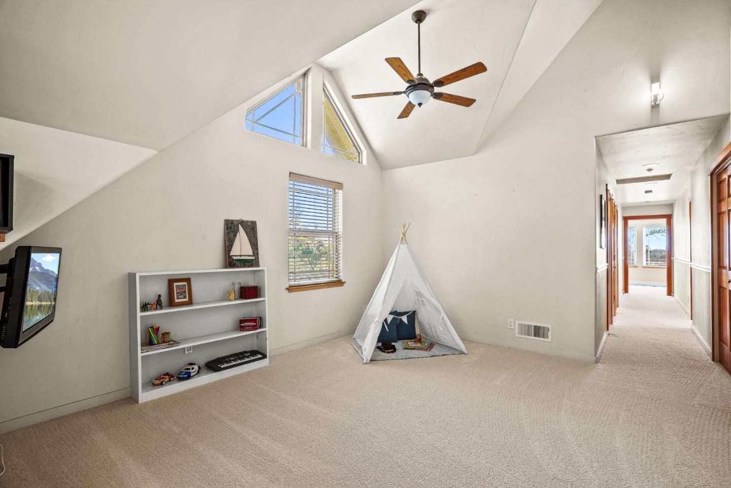 Detail Gallery Image 22 of 33 For 180 Delaveaga Park Dr, Santa Cruz,  CA 95065 - 3 Beds | 2/1 Baths