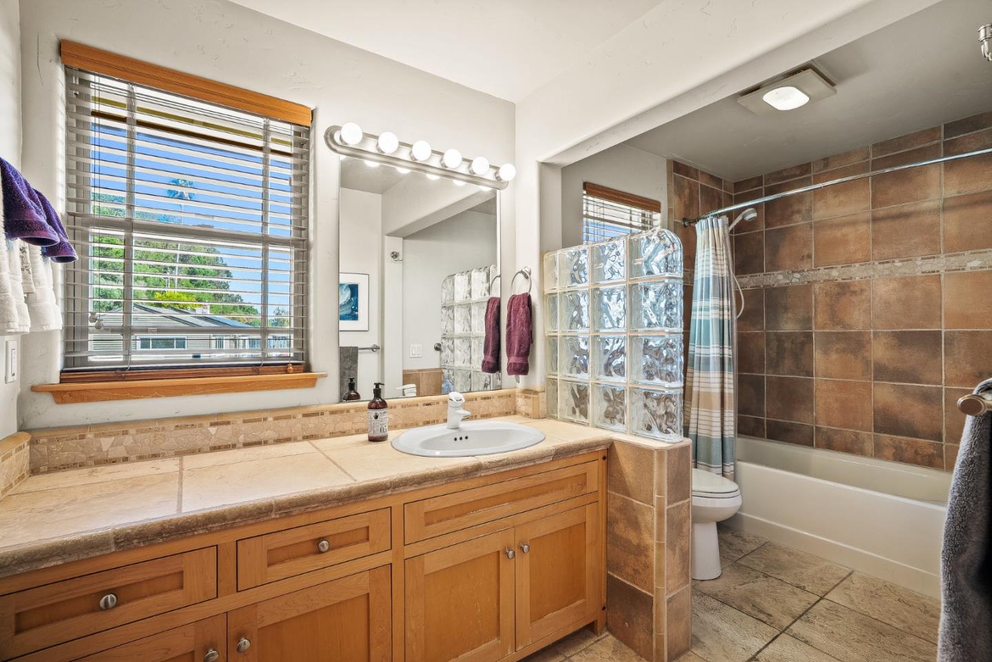 Detail Gallery Image 23 of 33 For 180 Delaveaga Park Dr, Santa Cruz,  CA 95065 - 3 Beds | 2/1 Baths