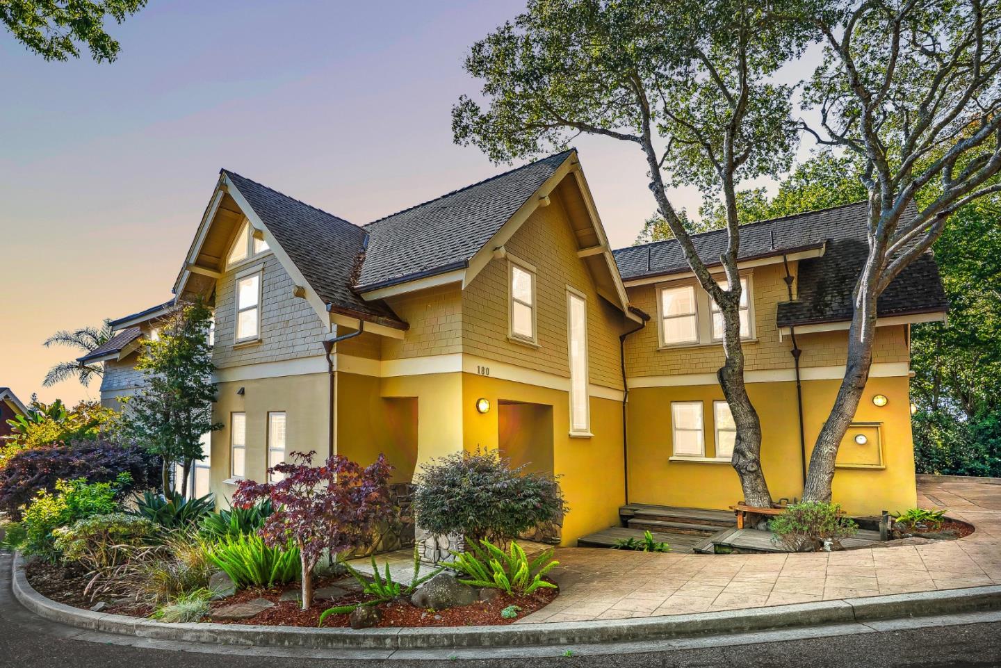 Detail Gallery Image 4 of 33 For 180 Delaveaga Park Dr, Santa Cruz,  CA 95065 - 3 Beds | 2/1 Baths