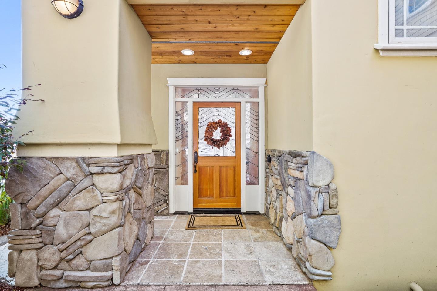 Detail Gallery Image 5 of 33 For 180 Delaveaga Park Dr, Santa Cruz,  CA 95065 - 3 Beds | 2/1 Baths