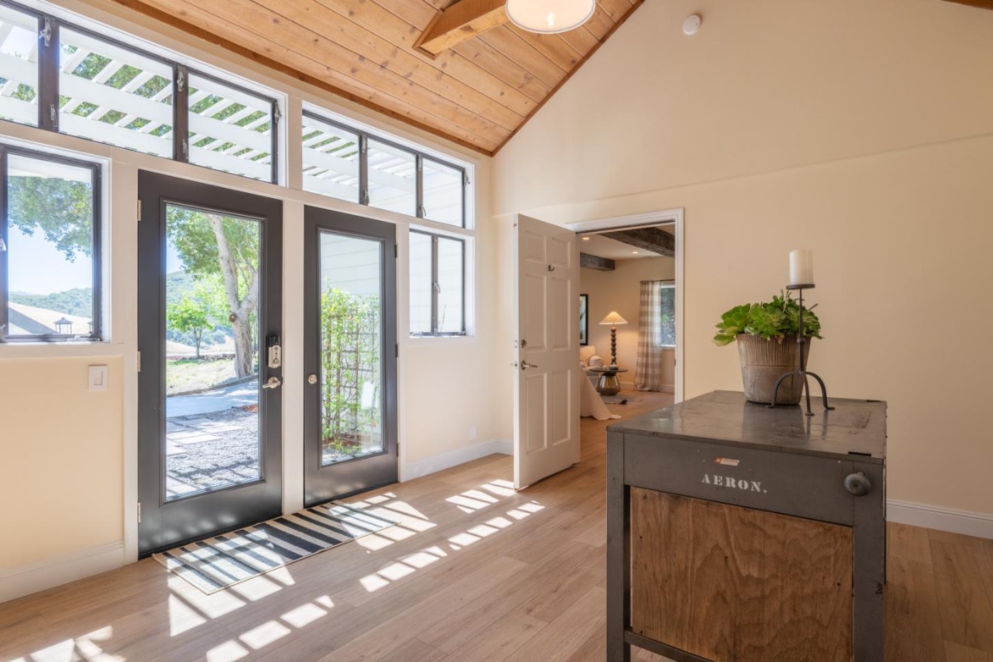 Detail Gallery Image 11 of 33 For 31315 via La Naranga, Carmel Valley,  CA 93924 - 4 Beds | 3/1 Baths