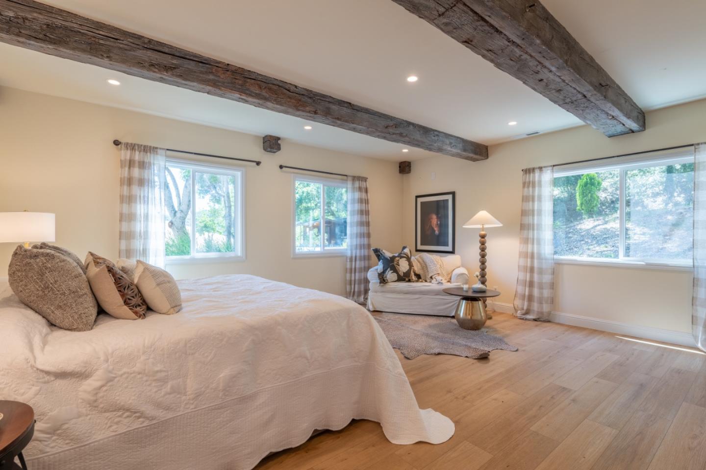 Detail Gallery Image 13 of 33 For 31315 via La Naranga, Carmel Valley,  CA 93924 - 4 Beds | 3/1 Baths