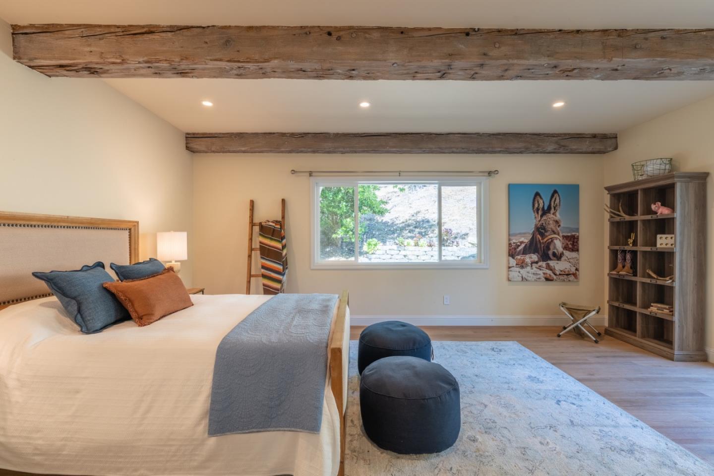 Detail Gallery Image 16 of 33 For 31315 via La Naranga, Carmel Valley,  CA 93924 - 4 Beds | 3/1 Baths