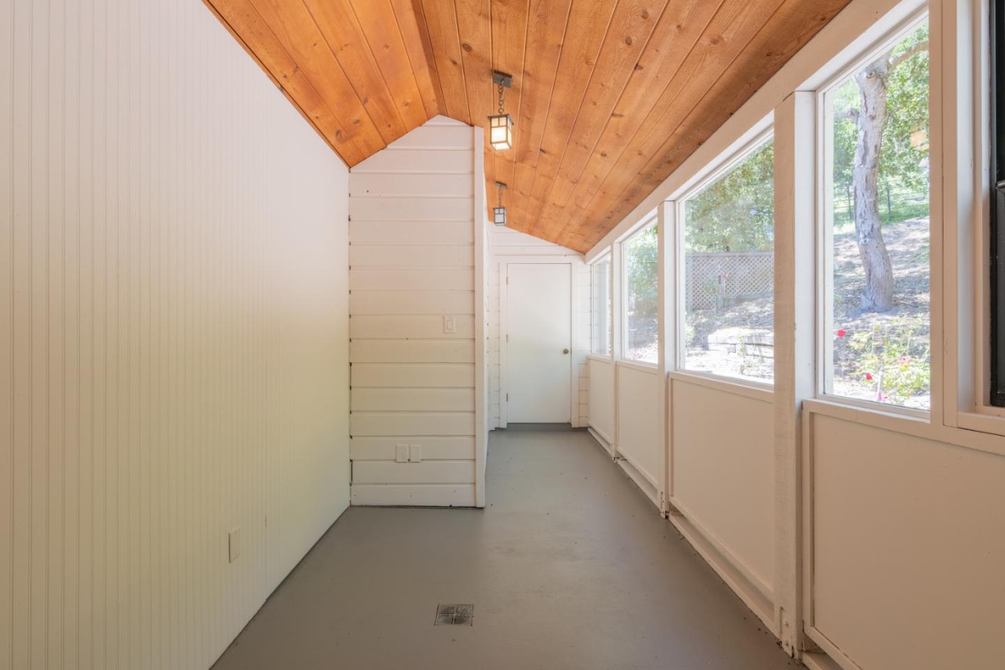 Detail Gallery Image 21 of 33 For 31315 via La Naranga, Carmel Valley,  CA 93924 - 4 Beds | 3/1 Baths