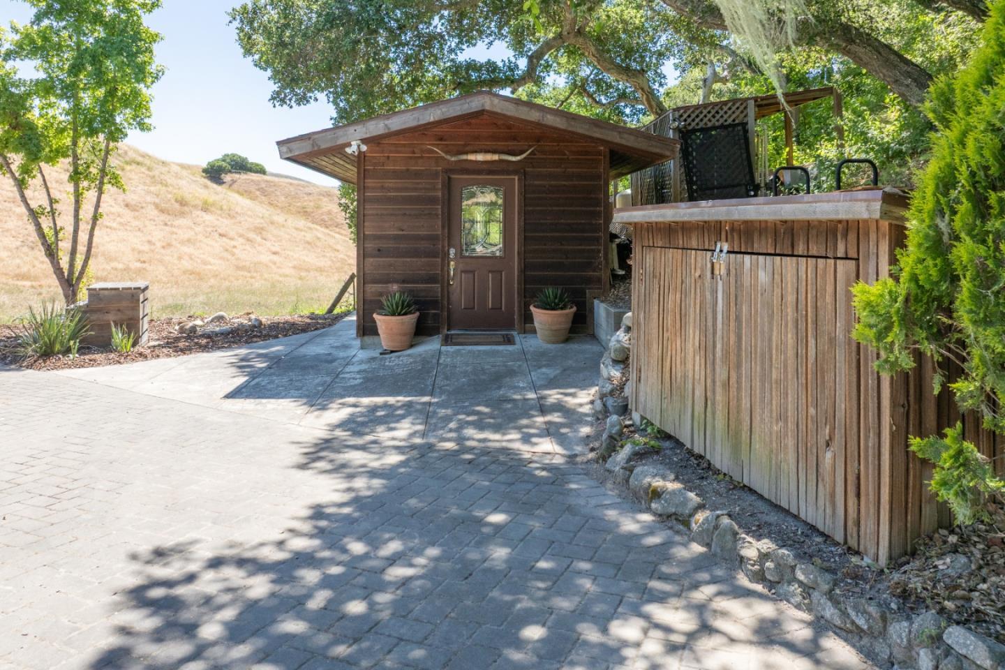 Detail Gallery Image 28 of 33 For 31315 via La Naranga, Carmel Valley,  CA 93924 - 4 Beds | 3/1 Baths