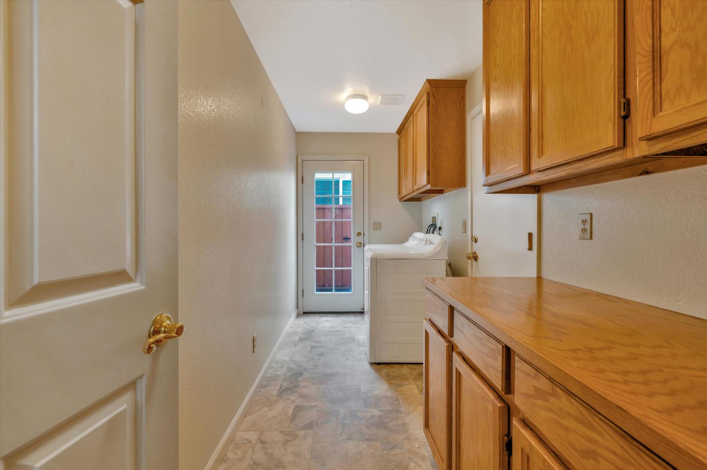 Detail Gallery Image 12 of 44 For 824 Bay Harbour Dr, Redwood City,  CA 94065 - 4 Beds | 3 Baths