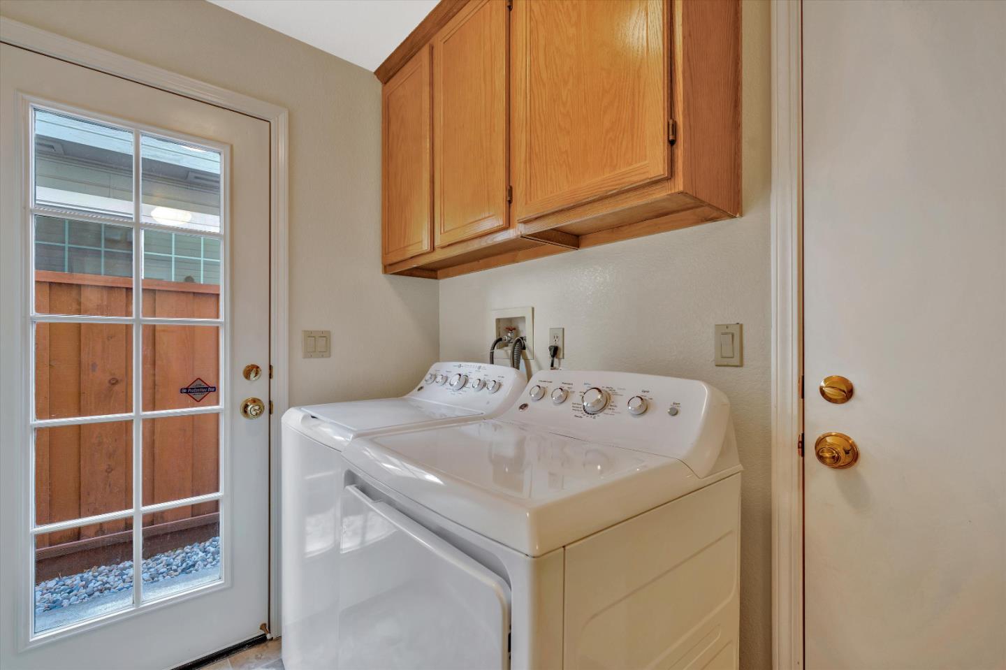 Detail Gallery Image 13 of 44 For 824 Bay Harbour Dr, Redwood City,  CA 94065 - 4 Beds | 3 Baths