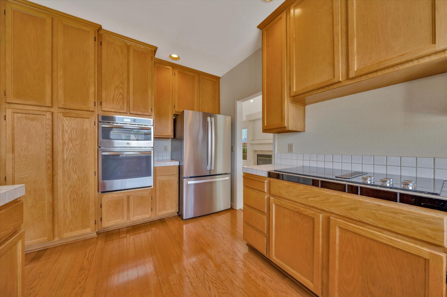 Detail Gallery Image 23 of 44 For 824 Bay Harbour Dr, Redwood City,  CA 94065 - 4 Beds | 3 Baths