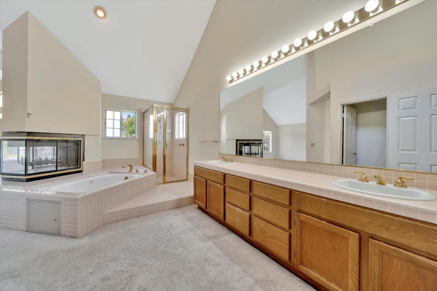 Detail Gallery Image 38 of 44 For 824 Bay Harbour Dr, Redwood City,  CA 94065 - 4 Beds | 3 Baths