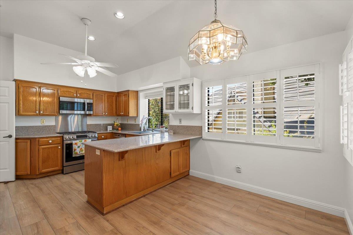 Detail Gallery Image 12 of 19 For 7886 Moorfoot Ct, San Jose,  CA 95135 - 2 Beds | 2/1 Baths