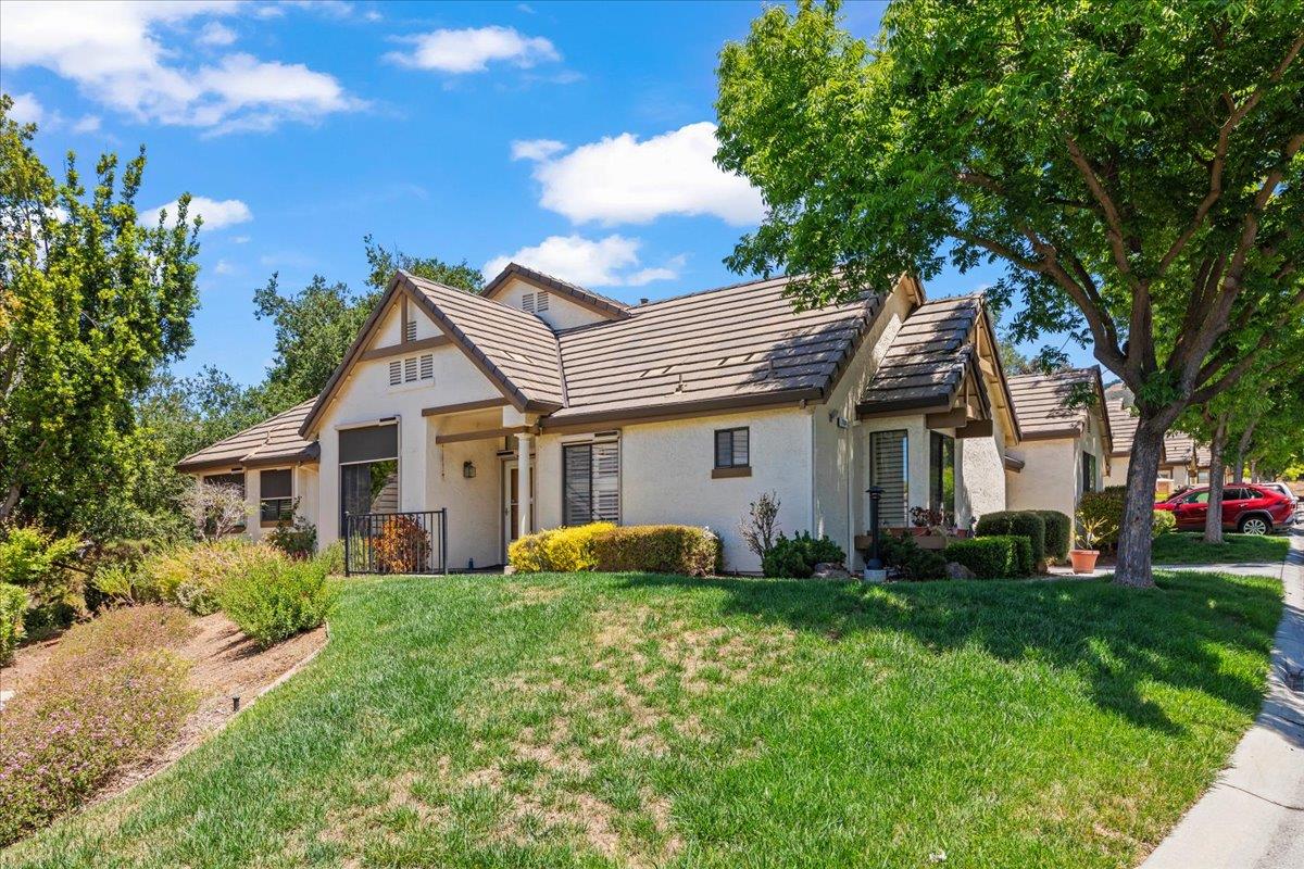 Detail Gallery Image 3 of 19 For 7886 Moorfoot Ct, San Jose,  CA 95135 - 2 Beds | 2/1 Baths