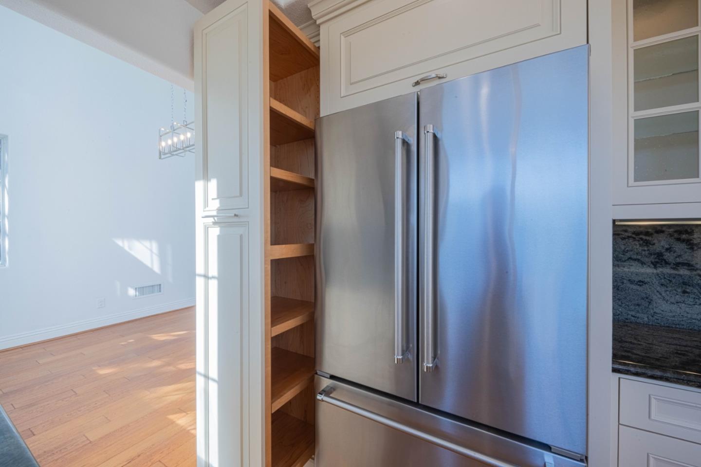 Detail Gallery Image 16 of 47 For 21905 Azure Crest Ct, Salinas,  CA 93908 - 3 Beds | 2/1 Baths