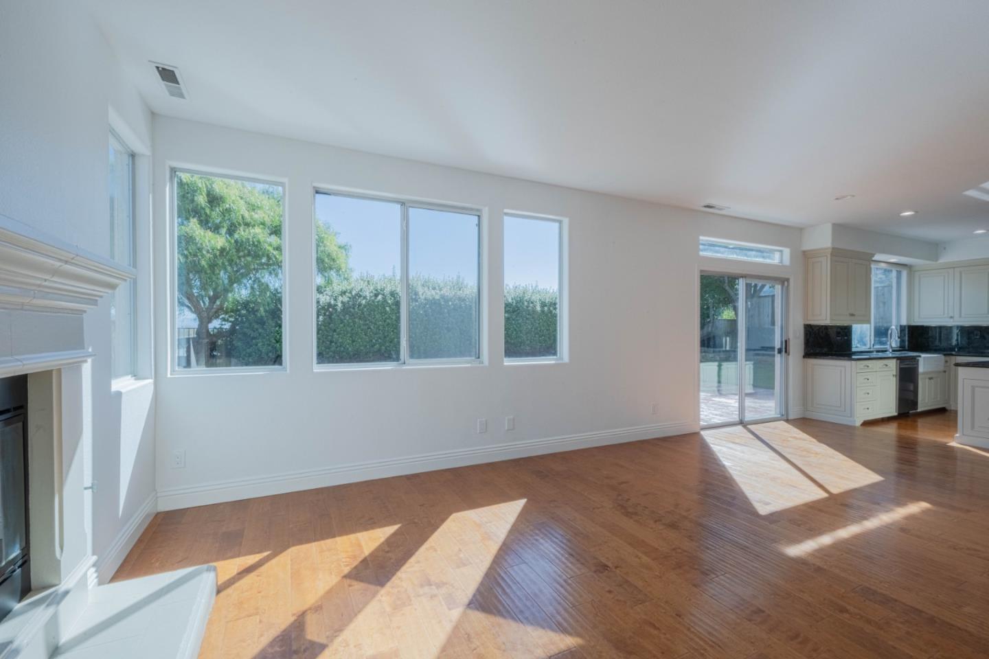 Detail Gallery Image 19 of 47 For 21905 Azure Crest Ct, Salinas,  CA 93908 - 3 Beds | 2/1 Baths