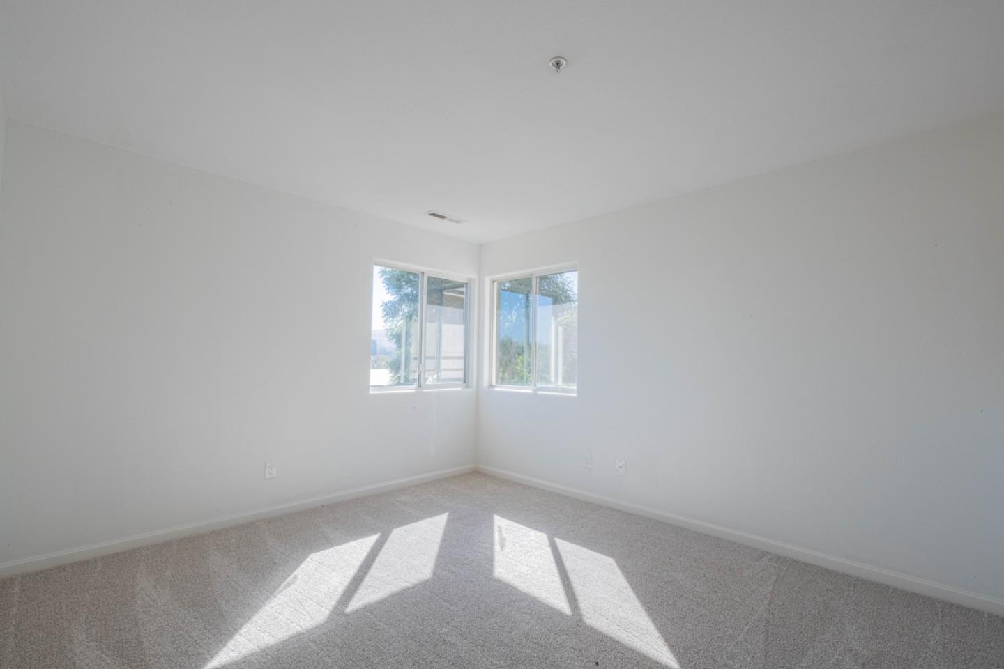 Detail Gallery Image 25 of 47 For 21905 Azure Crest Ct, Salinas,  CA 93908 - 3 Beds | 2/1 Baths