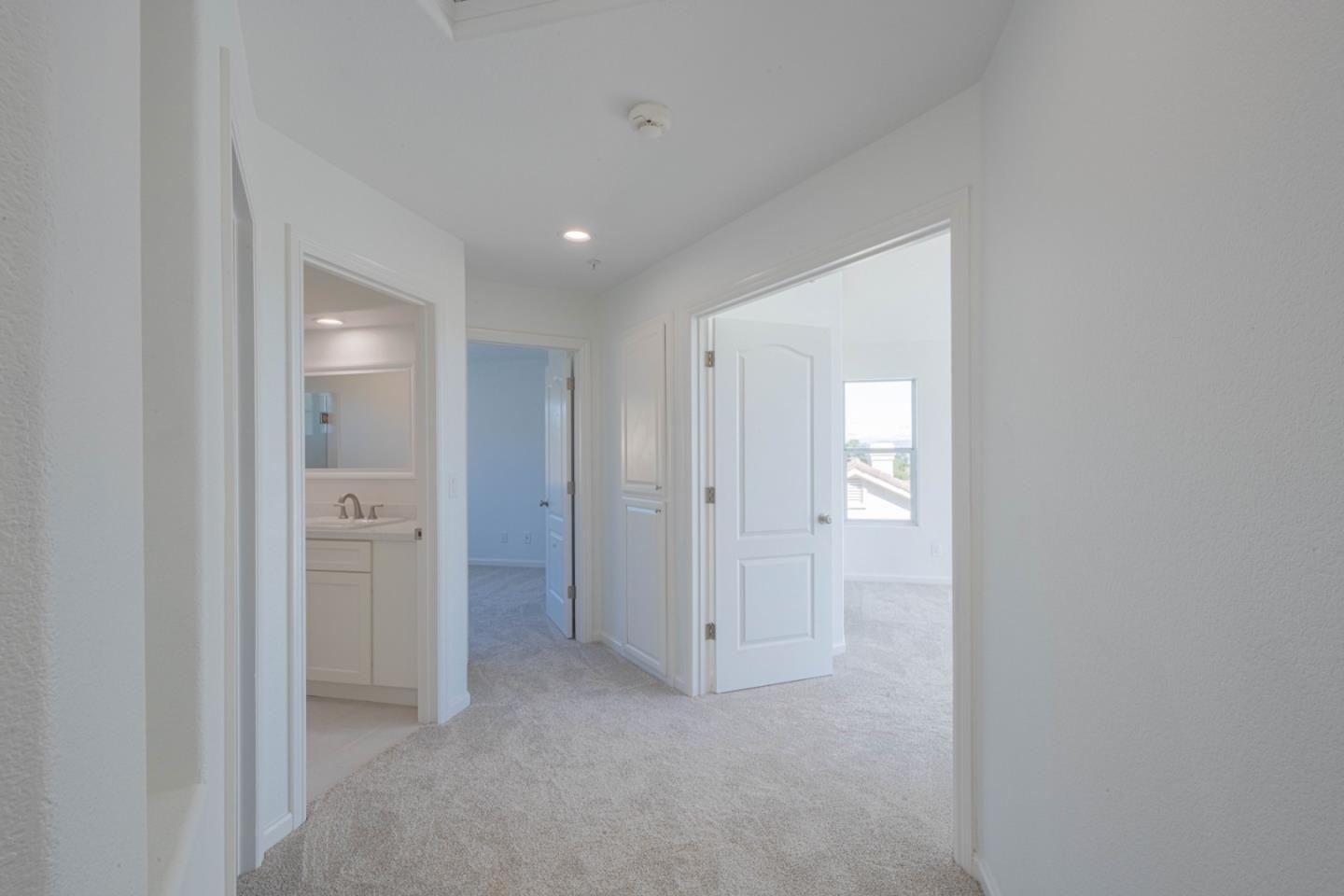 Detail Gallery Image 27 of 47 For 21905 Azure Crest Ct, Salinas,  CA 93908 - 3 Beds | 2/1 Baths