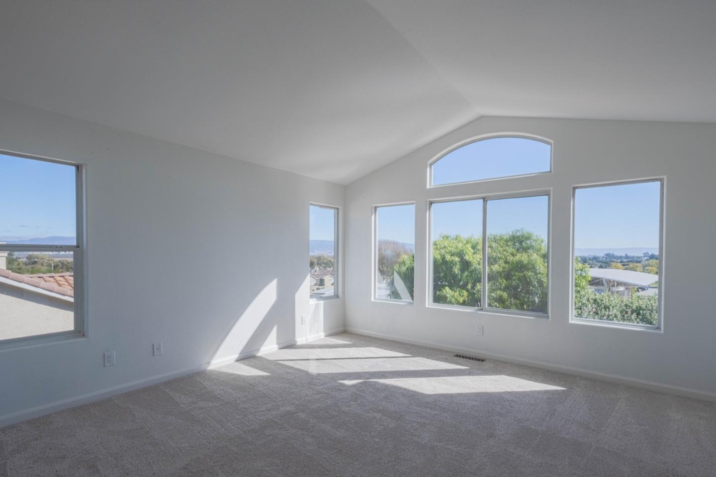 Detail Gallery Image 28 of 47 For 21905 Azure Crest Ct, Salinas,  CA 93908 - 3 Beds | 2/1 Baths