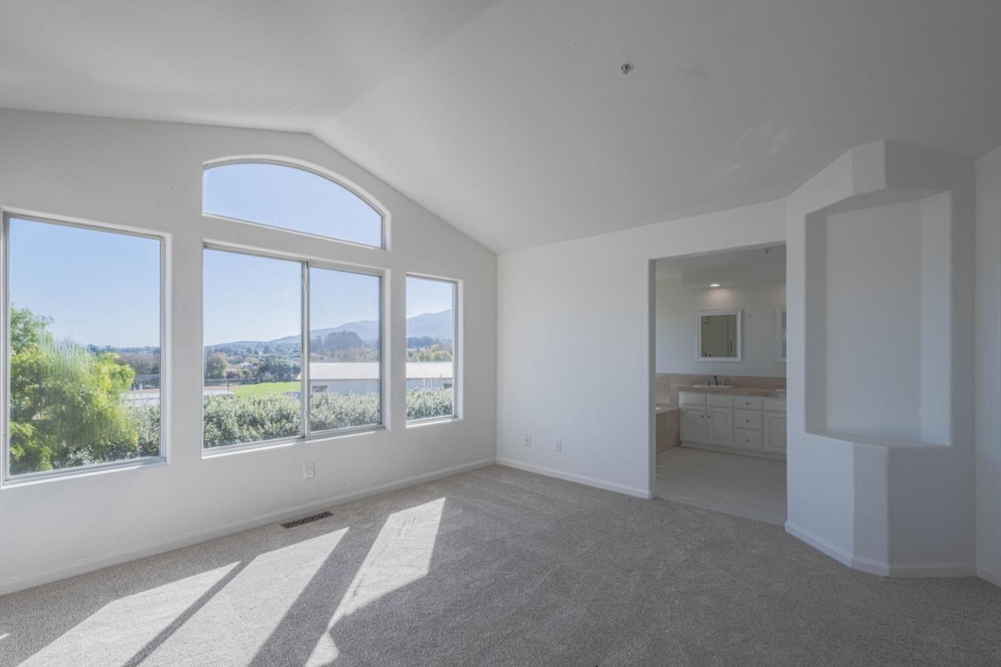 Detail Gallery Image 29 of 47 For 21905 Azure Crest Ct, Salinas,  CA 93908 - 3 Beds | 2/1 Baths