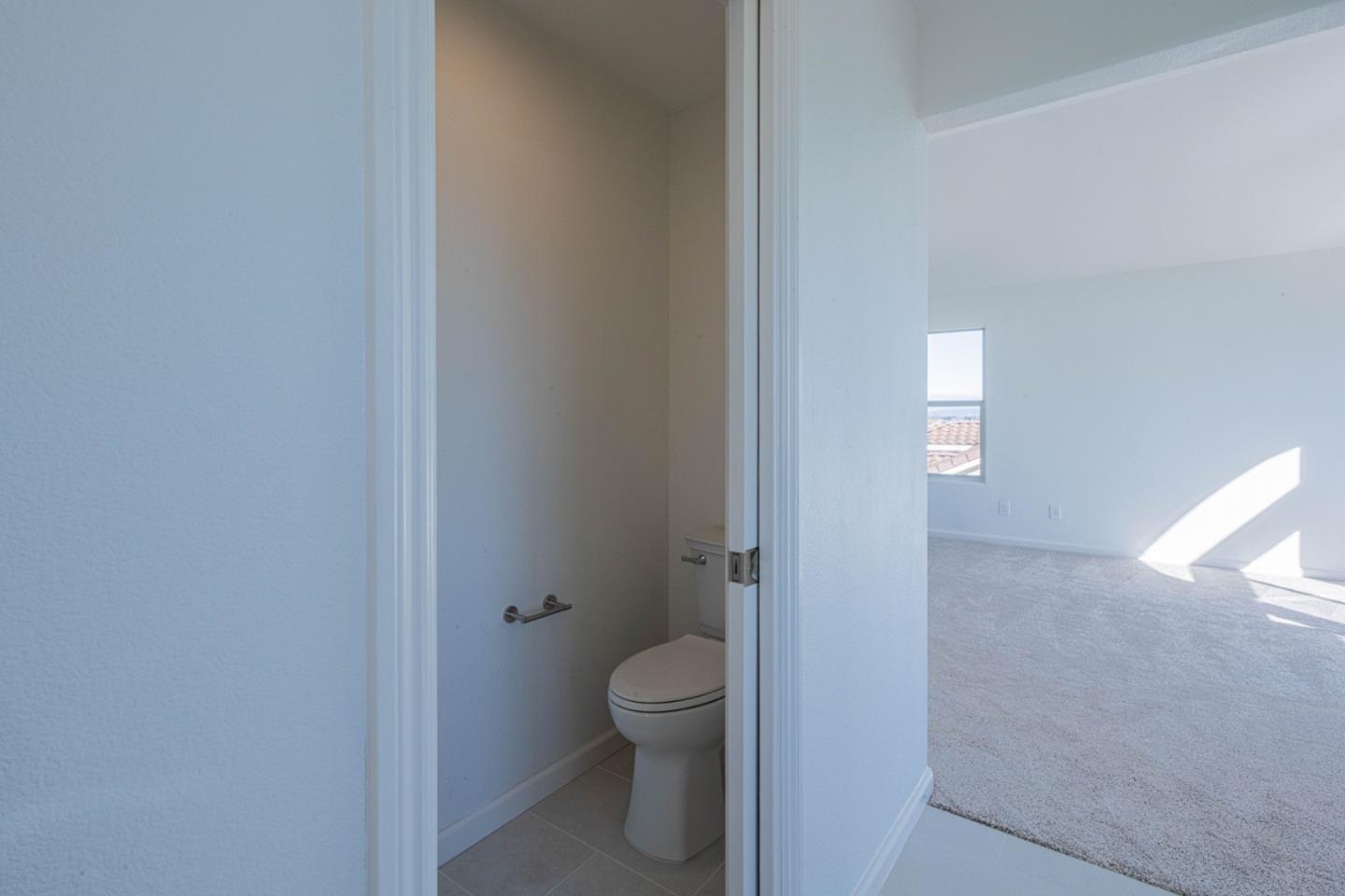 Detail Gallery Image 35 of 47 For 21905 Azure Crest Ct, Salinas,  CA 93908 - 3 Beds | 2/1 Baths