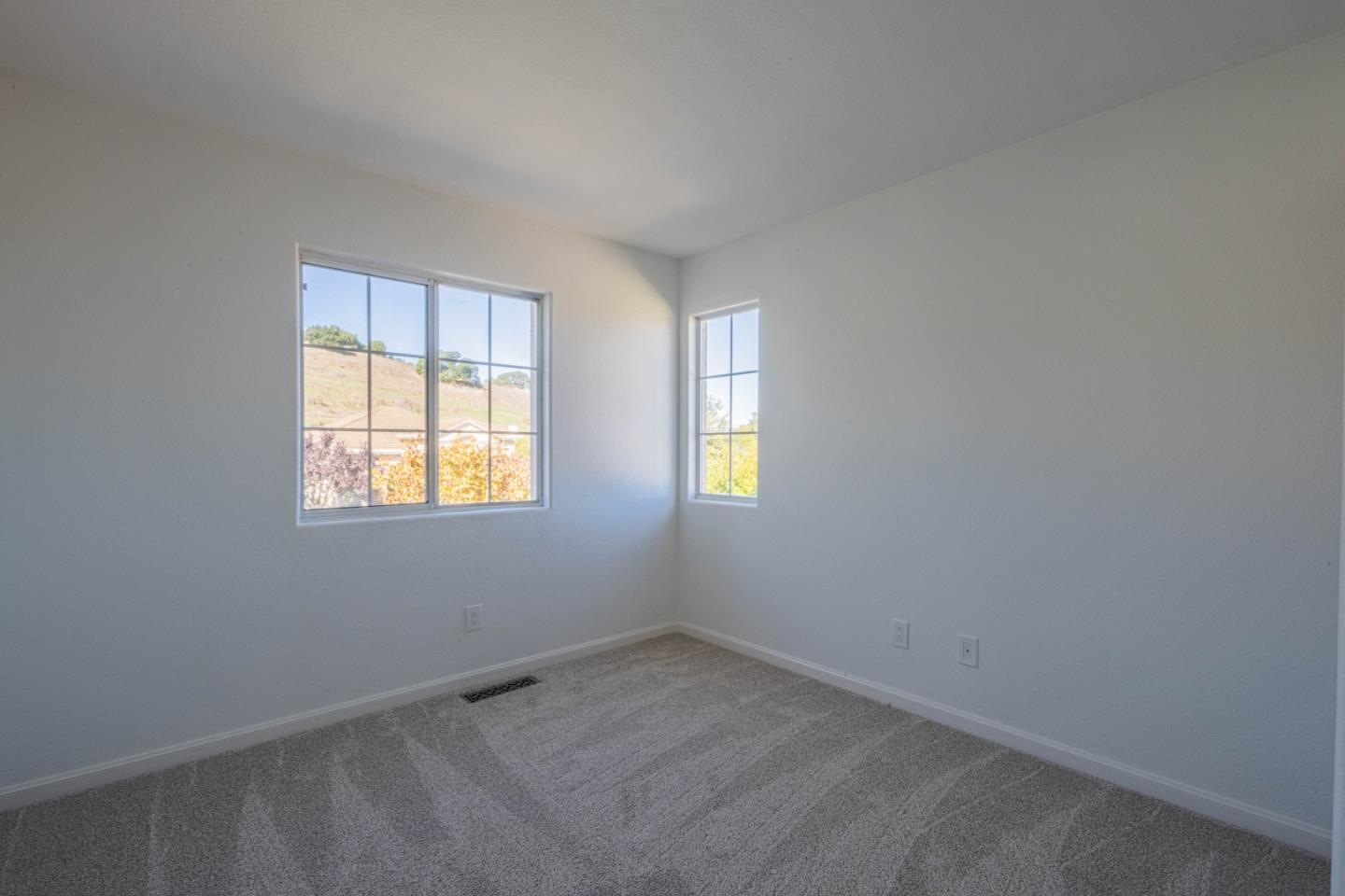 Detail Gallery Image 36 of 47 For 21905 Azure Crest Ct, Salinas,  CA 93908 - 3 Beds | 2/1 Baths