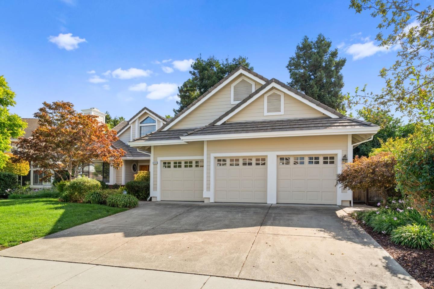 Detail Gallery Image 3 of 46 For 44423 View Point Cir, Fremont,  CA 94539 - 4 Beds | 2 Baths