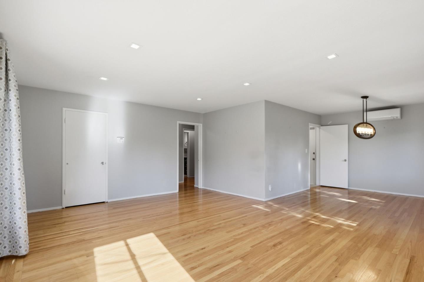 Detail Gallery Image 16 of 40 For 179 Giffin Rd, Los Altos,  CA 94022 - 2 Beds | 2 Baths