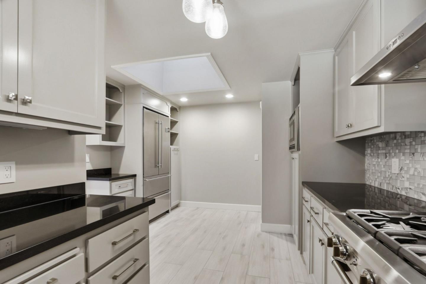 Detail Gallery Image 19 of 40 For 179 Giffin Rd, Los Altos,  CA 94022 - 2 Beds | 2 Baths