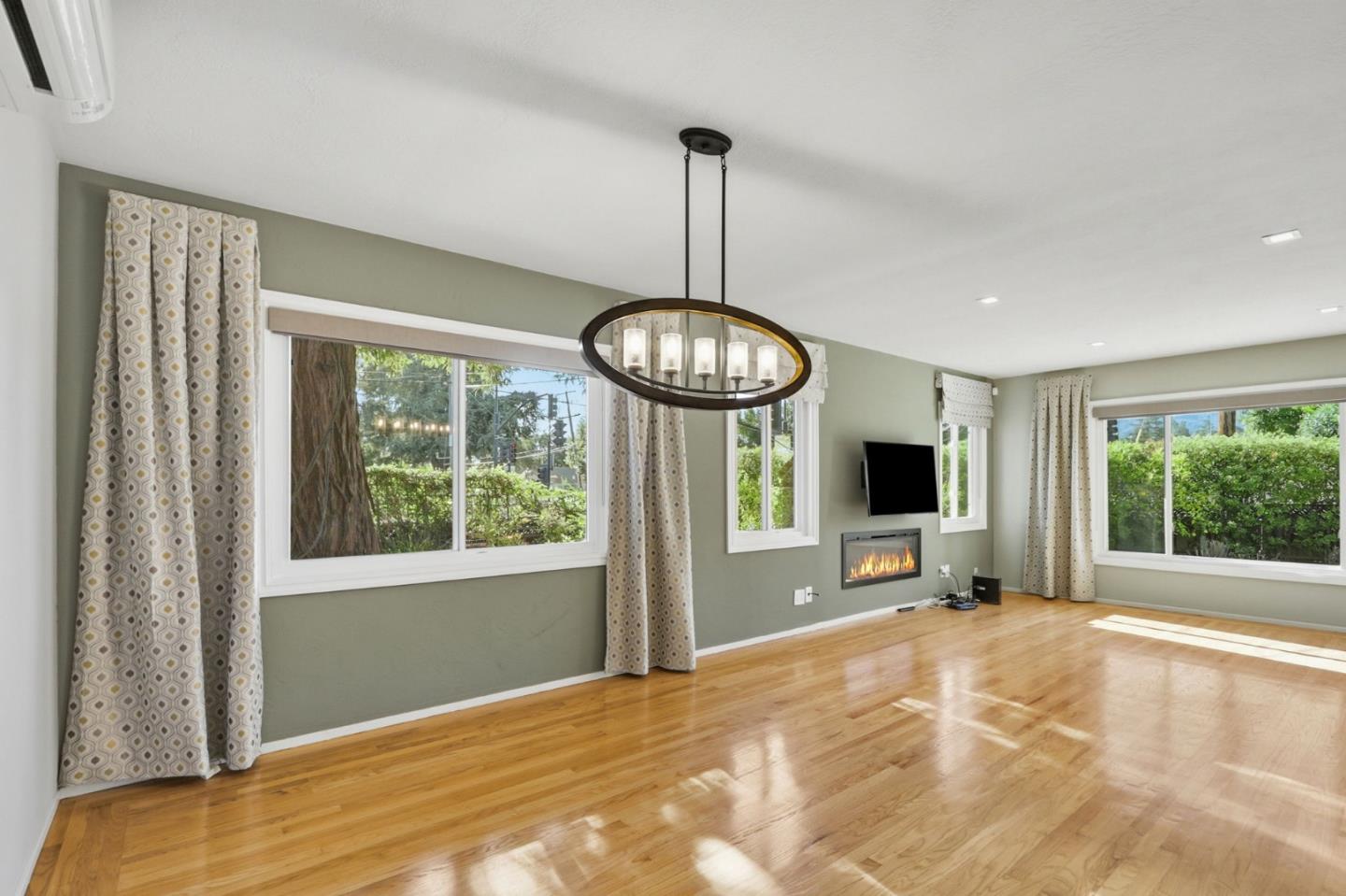 Detail Gallery Image 25 of 40 For 179 Giffin Rd, Los Altos,  CA 94022 - 2 Beds | 2 Baths