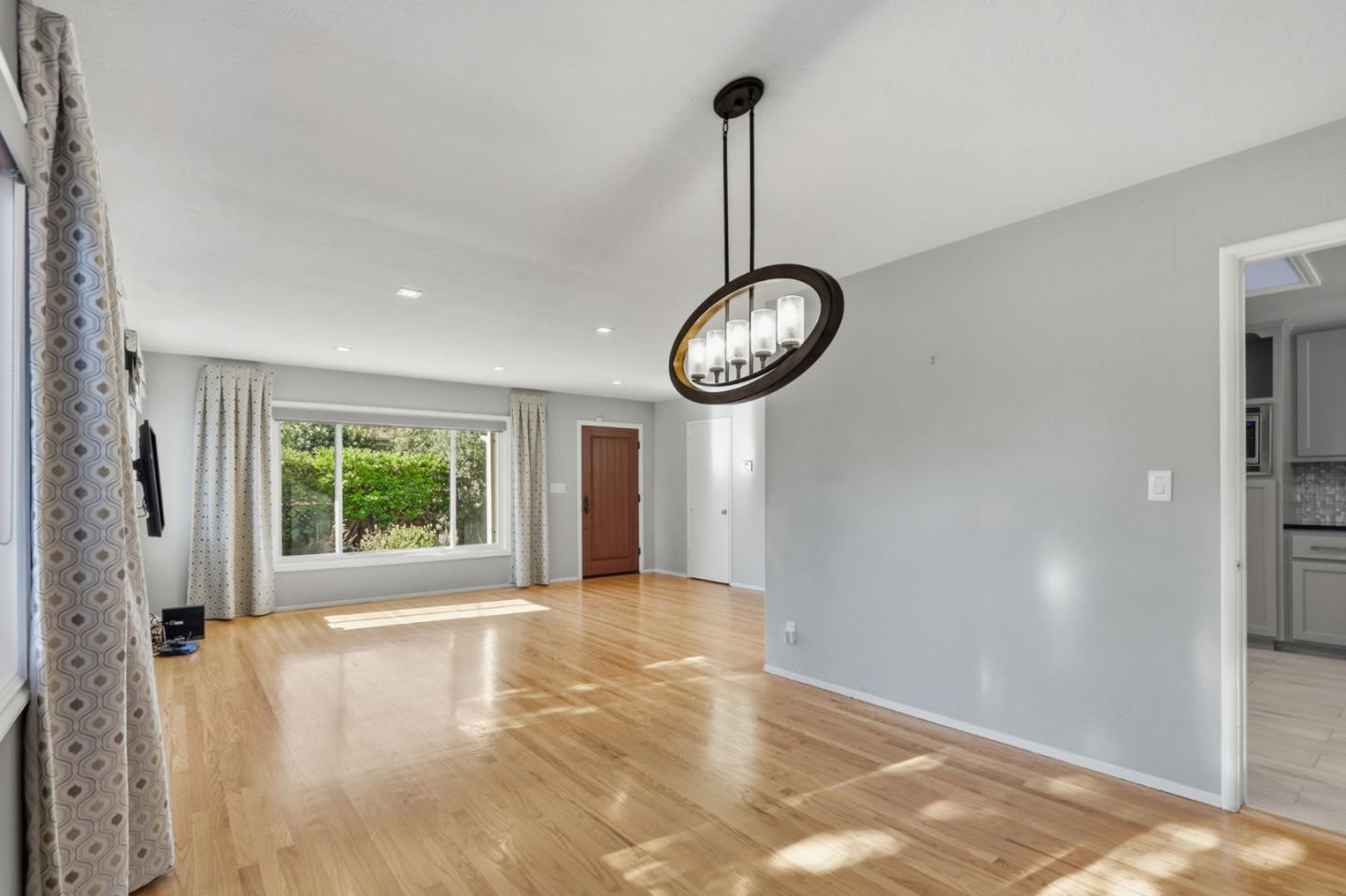 Detail Gallery Image 26 of 40 For 179 Giffin Rd, Los Altos,  CA 94022 - 2 Beds | 2 Baths