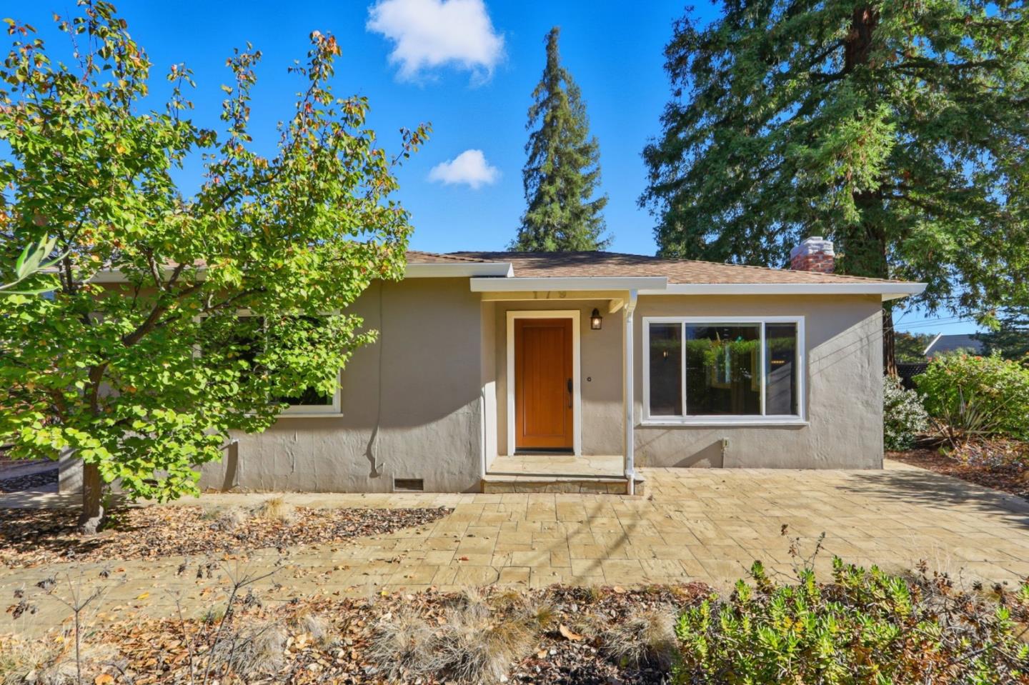 Detail Gallery Image 4 of 40 For 179 Giffin Rd, Los Altos,  CA 94022 - 2 Beds | 2 Baths