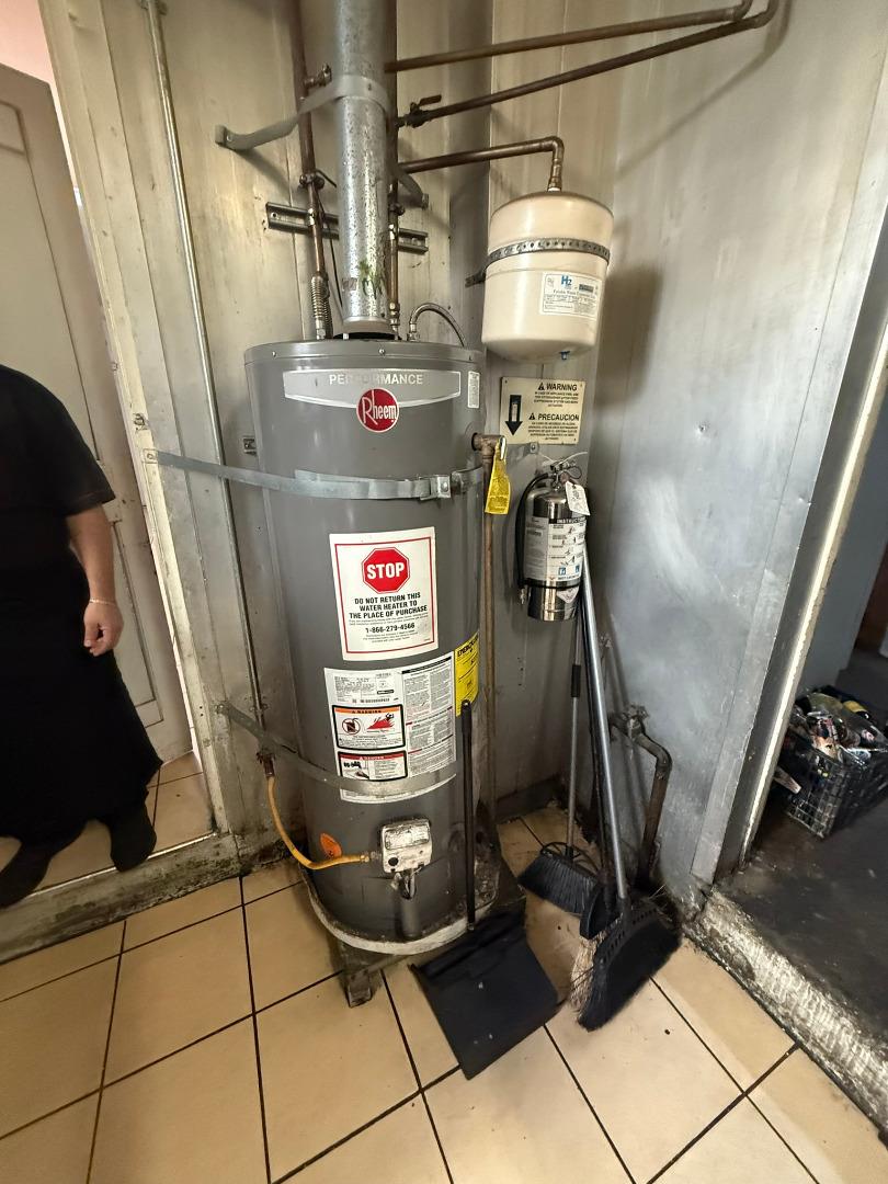 Detail Gallery Image 14 of 30 For 3 S Wood St, Salinas,  CA 93905 - – Beds | – Baths