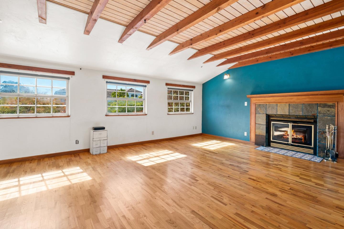 Detail Gallery Image 10 of 56 For 1735 Matthews Ln, Santa Cruz,  CA 95062 - 3 Beds | 2 Baths