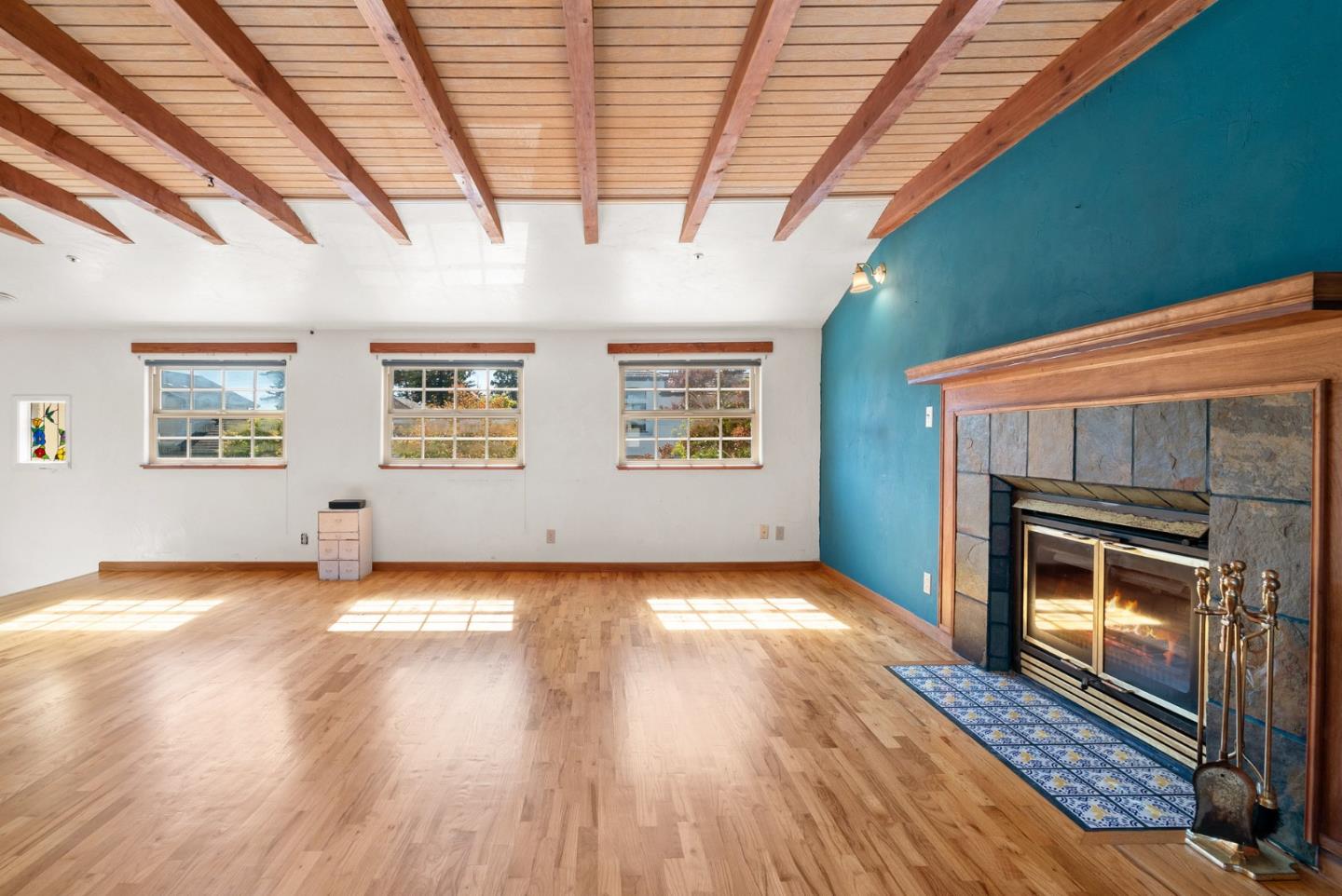 Detail Gallery Image 11 of 56 For 1735 Matthews Ln, Santa Cruz,  CA 95062 - 3 Beds | 2 Baths