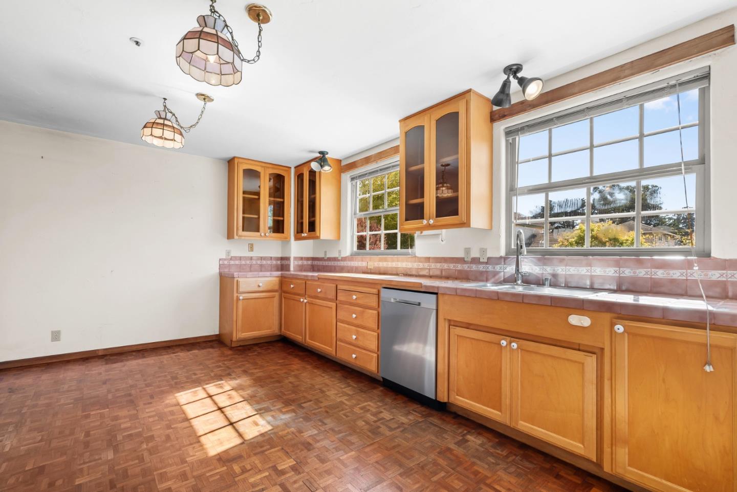 Detail Gallery Image 15 of 56 For 1735 Matthews Ln, Santa Cruz,  CA 95062 - 3 Beds | 2 Baths