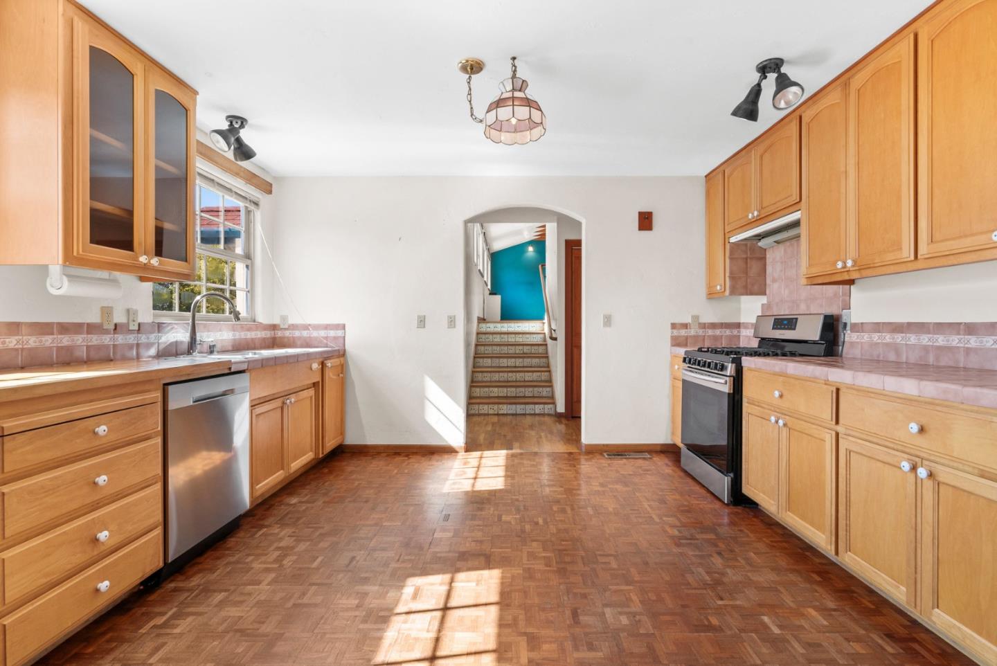 Detail Gallery Image 18 of 56 For 1735 Matthews Ln, Santa Cruz,  CA 95062 - 3 Beds | 2 Baths