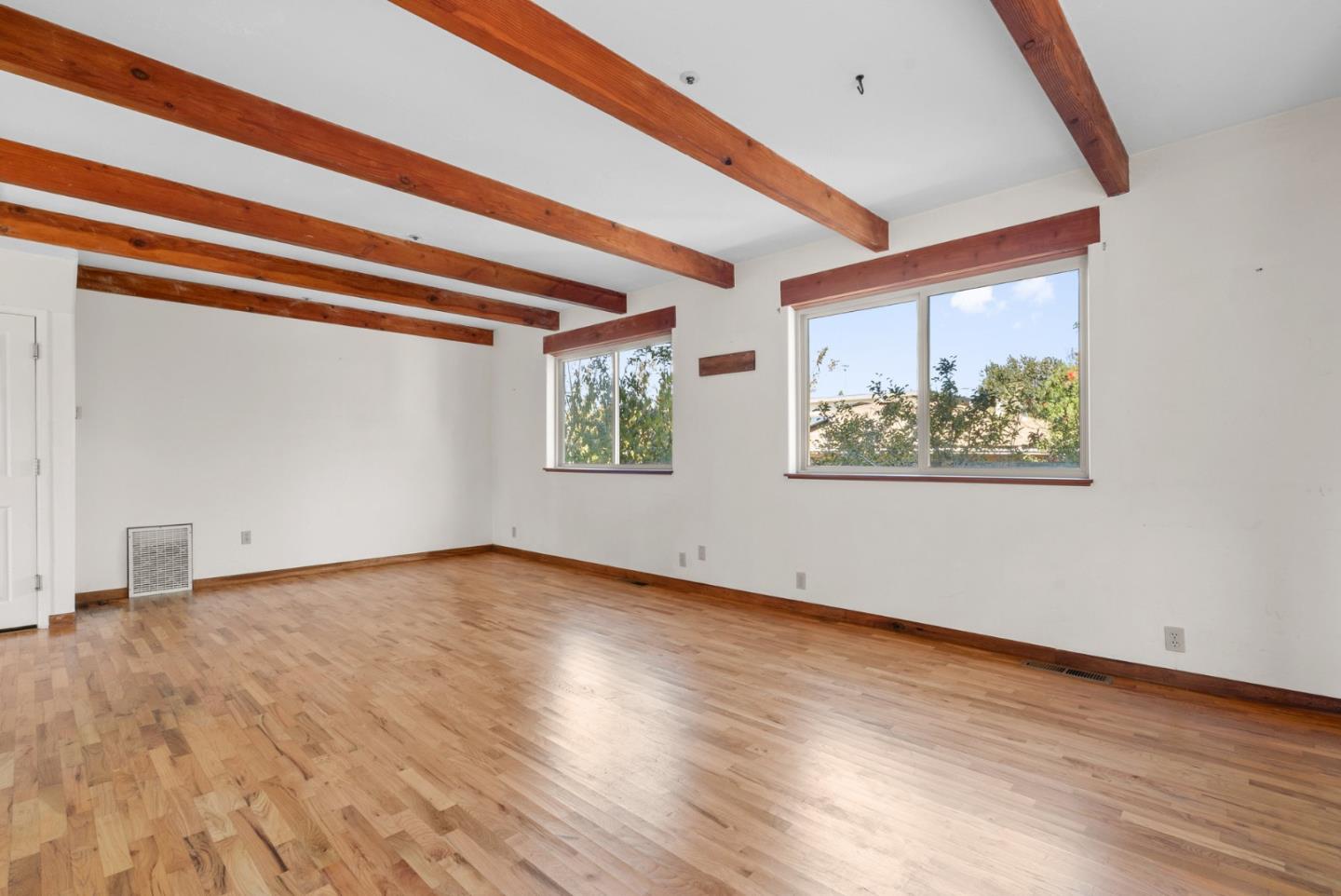 Detail Gallery Image 26 of 56 For 1735 Matthews Ln, Santa Cruz,  CA 95062 - 3 Beds | 2 Baths