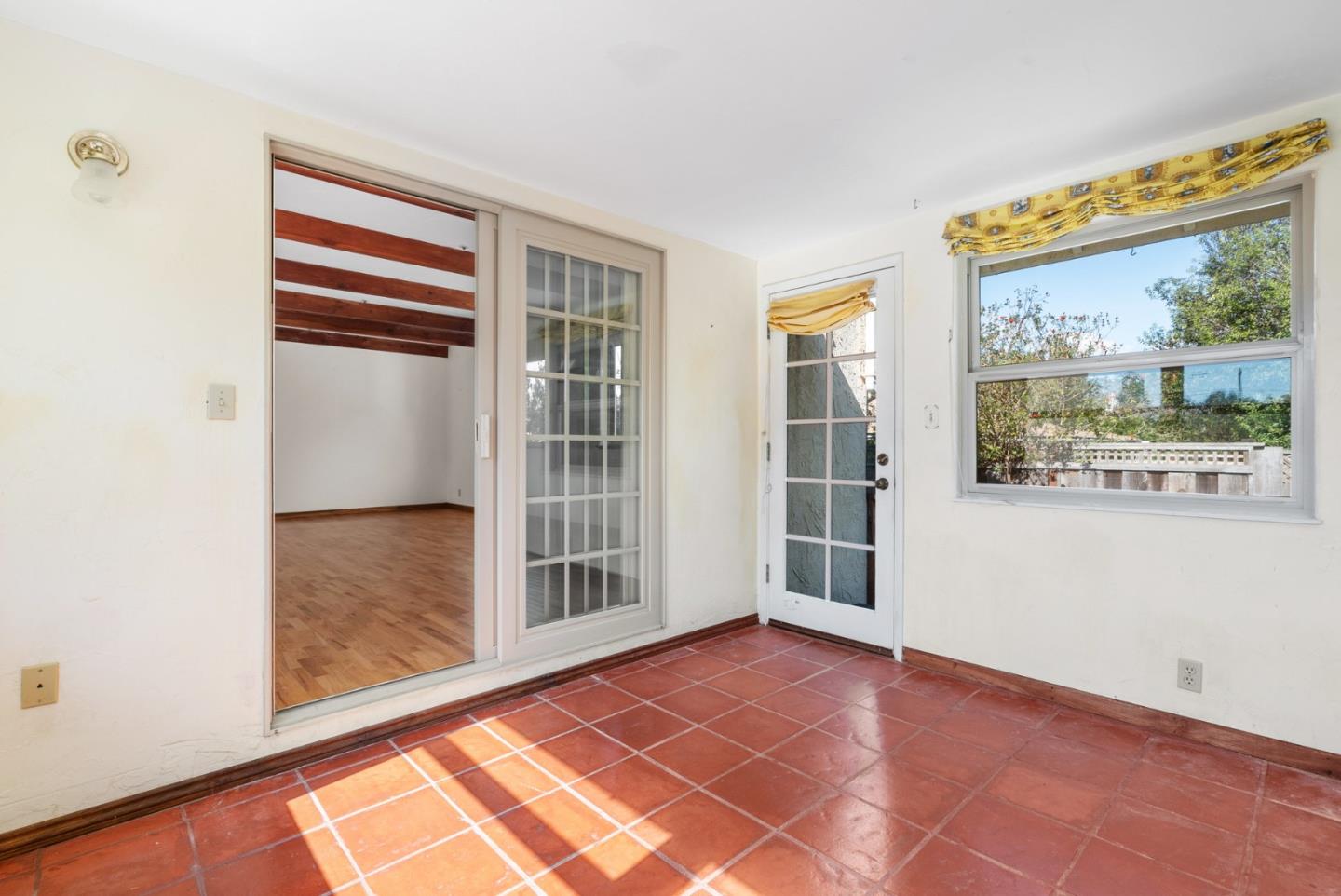 Detail Gallery Image 28 of 56 For 1735 Matthews Ln, Santa Cruz,  CA 95062 - 3 Beds | 2 Baths