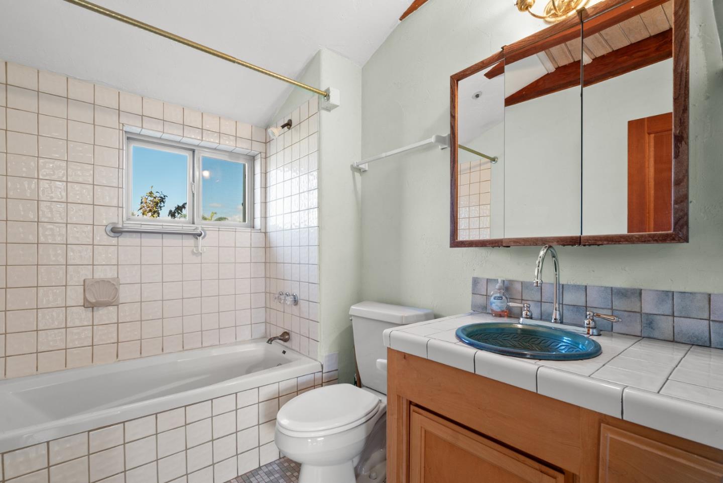 Detail Gallery Image 30 of 56 For 1735 Matthews Ln, Santa Cruz,  CA 95062 - 3 Beds | 2 Baths