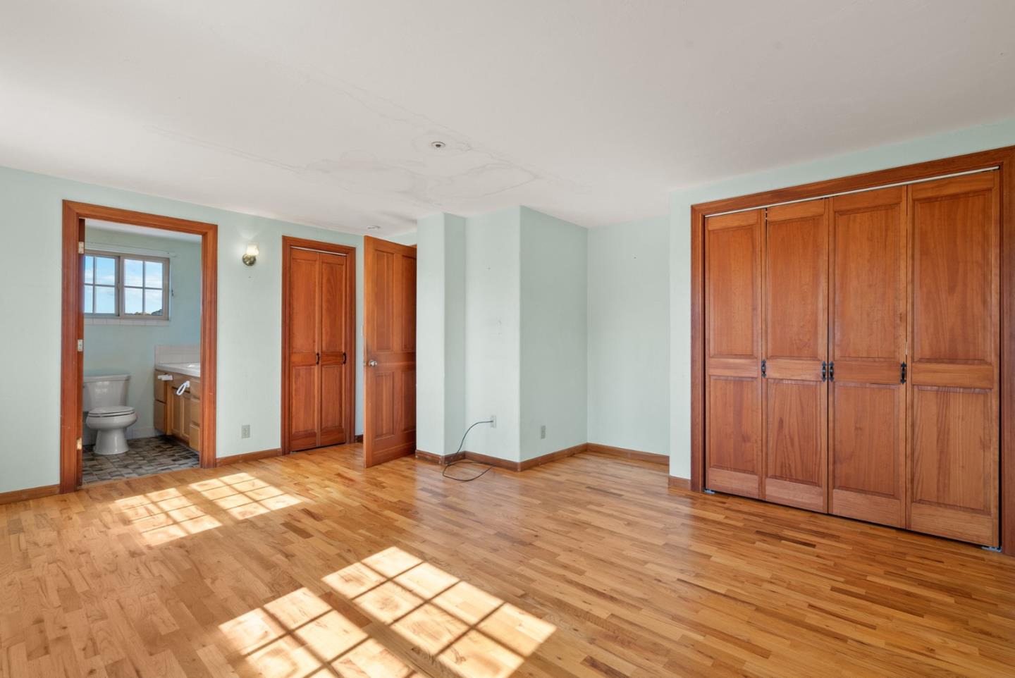 Detail Gallery Image 34 of 56 For 1735 Matthews Ln, Santa Cruz,  CA 95062 - 3 Beds | 2 Baths